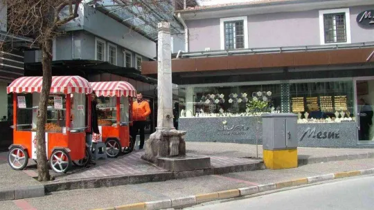 Kurtuluş'un sembolü çeşme 100. yılında restore edildi