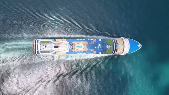 Kuşadası'ndan İstanbul'a gelen dev gemi havadan görüntülendi