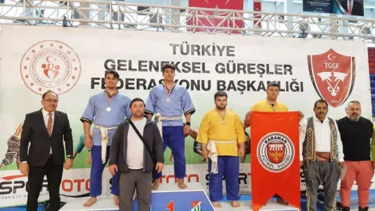 Kuşak Güreşi Ümit Kadınlar ve Erkekler Türkiye Şampiyonası'nda Bilecikli sporculardan büyük başarı