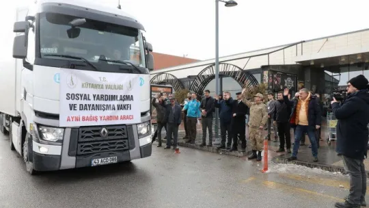 Kütahya'dan 21 yardım tırı dualarla afet bölgesine uğurlandı