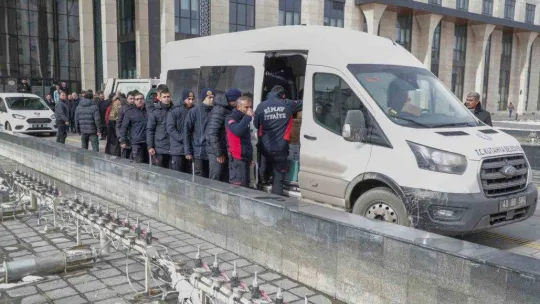 Kütahya'dan deprem bölgesine 2 araç ve 14 personel daha sevk edildi
