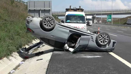 Kuzey Marmara Otoyolu'nda kaza, lüks araç takla attı 2 kişi yaralandı