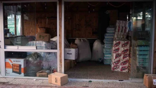 Kuzey Yıldızı Trabzonsporlular Derneği, depremzedeler için yardım kampanyası düzenledi