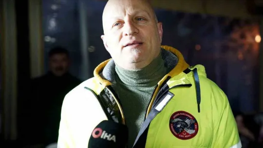 Kuzey Yıldızı Trabzonsporlular Derneği, depremzedeler için yardım kampanyası düzenledi