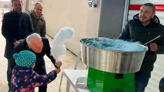 Lapseki Belediyesi'nin '15 Tatil Eğlencesi' etkinliğinde çocuklar doyasıya eğlendi