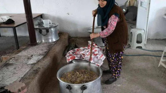 Lapseki'de 50 yıllık Cuma geleneği