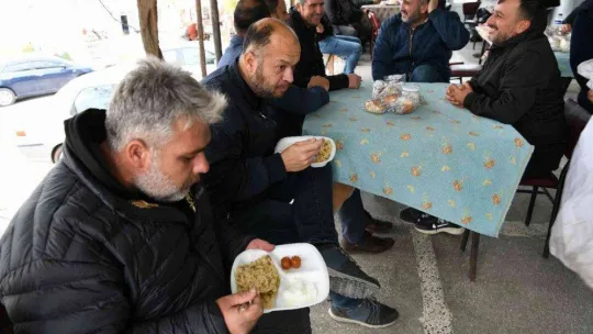 Lapseki'de 50 yıllık Cuma geleneği