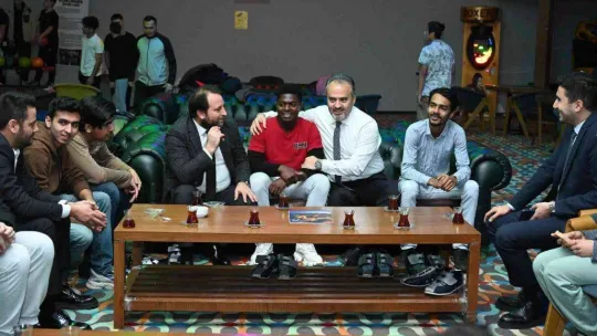 Liseliler bowlingle stres atıyor