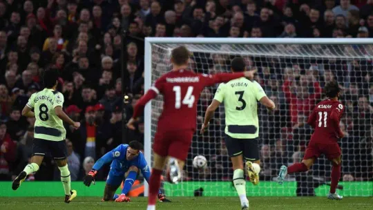 Liverpool, City'yi Salah ile devirdi