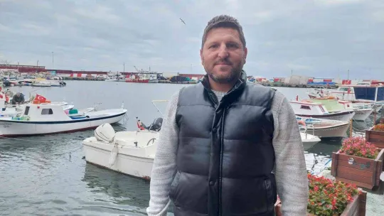 Lodos sahili kırmızıya boyadı