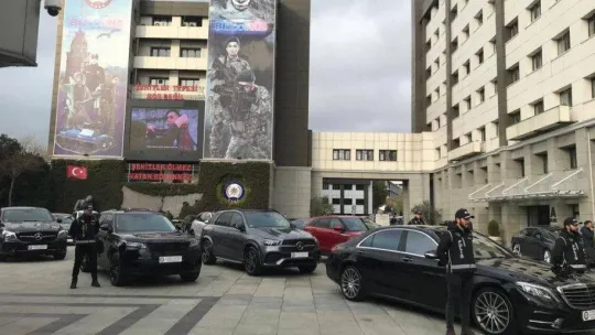 Lüks otomobil kaçakçılığıyla devleti 27 milyon lira zarara uğratan 37 kişi yakalandı