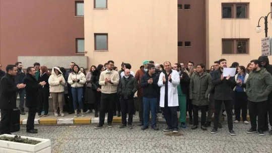 Maaşları ödenmeyen Ufuk Üniversitesi Hastanesi çalışanları eylem yaptı
