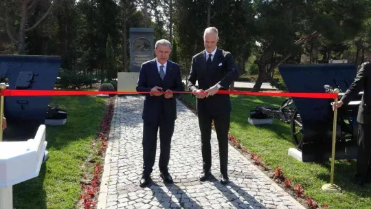 Macaristan Gelibolu Anıtı, Milli Savunma Bakanı Akar ve Macar Savunma Bakanı katılımıyla açıldı