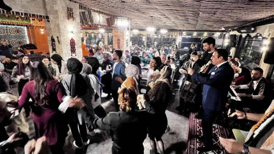 Mahmut Tuncer sıra gecesinde Bursalıları coşturdu