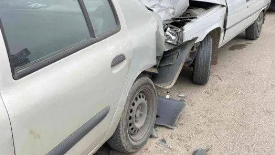 Makas atan trafik magandasının sebep olduğu kazada yaşlı kadın ezilmekten son anda kurtuldu