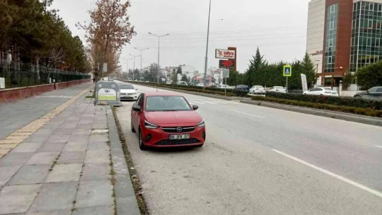 Makas atan trafik magandasının sebep olduğu kazada yaşlı kadın ezilmekten son anda kurtuldu