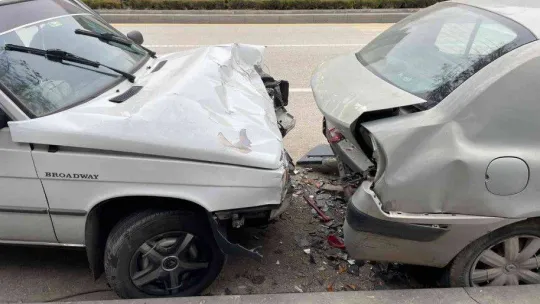 Makas atan trafik magandasının sebep olduğu kazada yaşlı kadın ezilmekten son anda kurtuldu