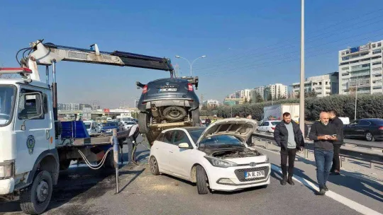 Makas atarken kaza yaptı, faciadan dönüldü