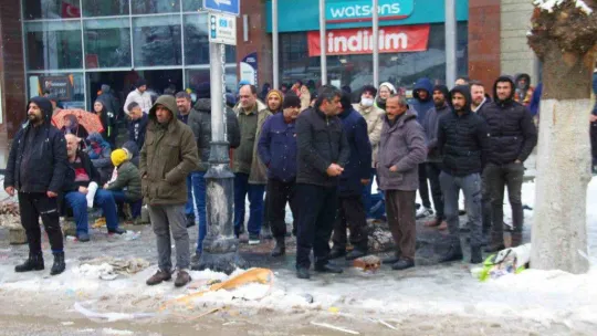 Malatya'da ekipler 33 saattir arama kurtarma çalışmalarını sürdürüyor