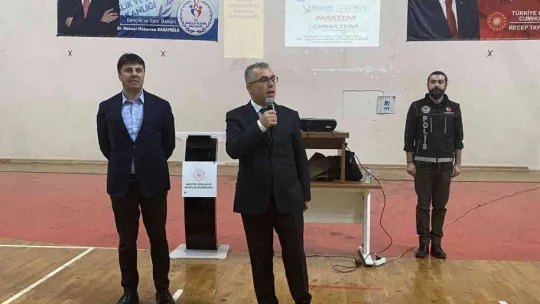 Maltepe'de ebeveynlere narkorehber semineri verildi