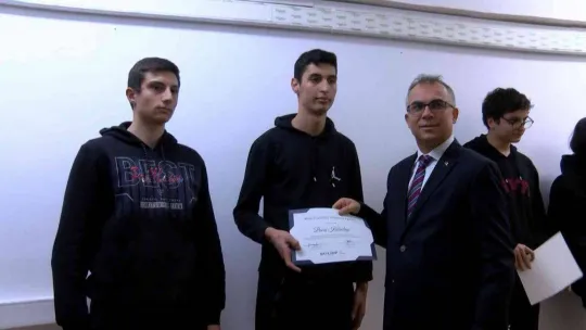Maltepe'de genç yazılımcılar sertifikalarını aldı