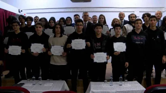 Maltepe'de genç yazılımcılar sertifikalarını aldı