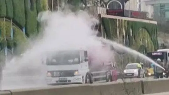 Maltepe'de, İBB'nin atık yağ taşıma tankerinde korkutan yangın
