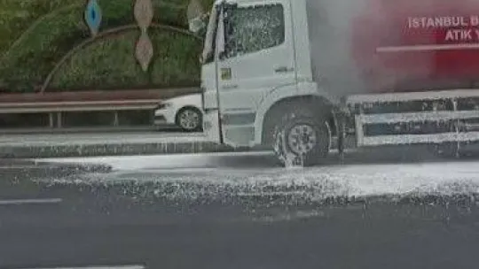 Maltepe'de, İBB'nin atık yağ taşıma tankerinde korkutan yangın