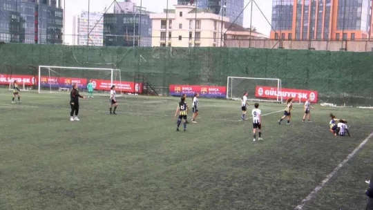 Maltepe'de kadın yönelik şiddete 'BJK-FB Farkındalık Maçı' ile dikkat çekildi