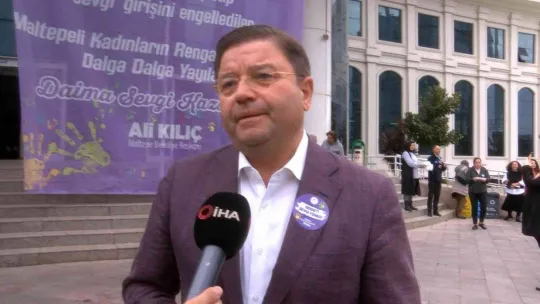 Maltepe'de kadınlar, kadına şiddete karşı el izlerini bıraktı