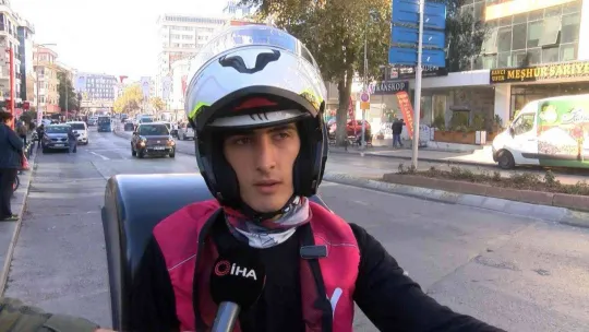 Maltepe'de kırmızı ışıkta geçti, motokuryeye çarpıp kaçtı