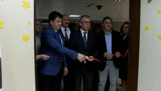 Maltepe Kaymakamı Tiryaki: 'Hastanede tedavi gören çocuklarımızın eğitimleri de burada devam ediyor'