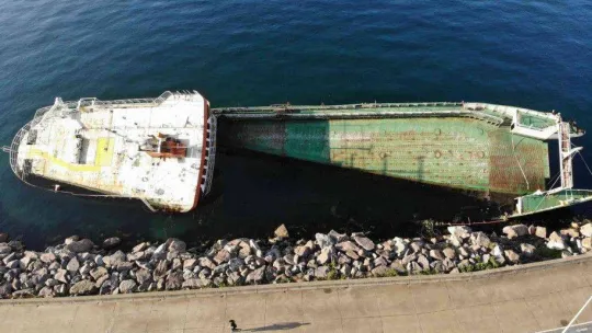 Maltepe sahilde batan gemi 7 milyon liraya satışa çıkarıldı