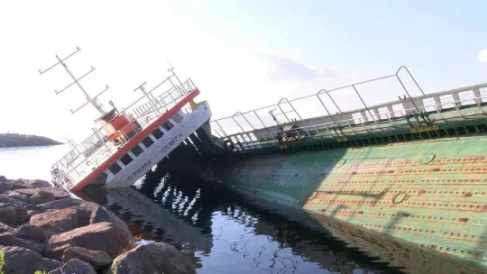 Maltepe sahilde batan gemi 7 milyon liraya satışa çıkarıldı