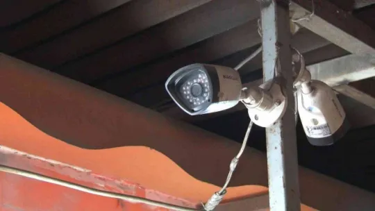 Manav çalışanı uyudu, hırsız peyder pey manavı soydu