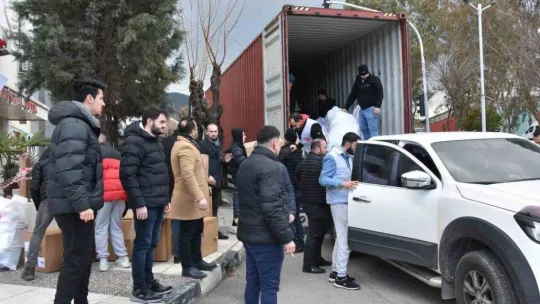 Manisa AK Parti depremzedeler için seferber oldu