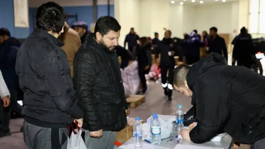 Manisa'da ilçe belediyelerinden deprem seferberliği