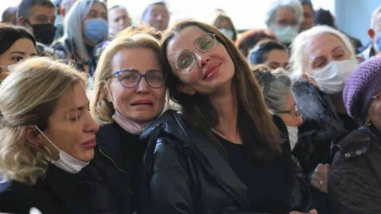 Manken Özge Ulusoy'un babası için Ankara'da cenaze töreni düzenlendi