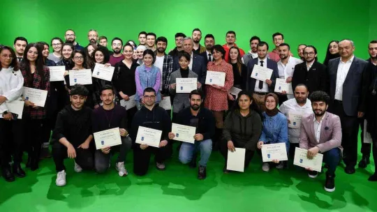 Mansur Yavaş Techbridge Akademi Sertifika Töreninde gençlerle buluştu