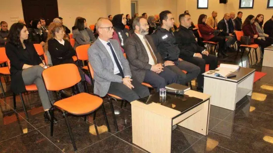 Manyas'ta kadına şiddete karşı mücadele toplantısı yapıldı