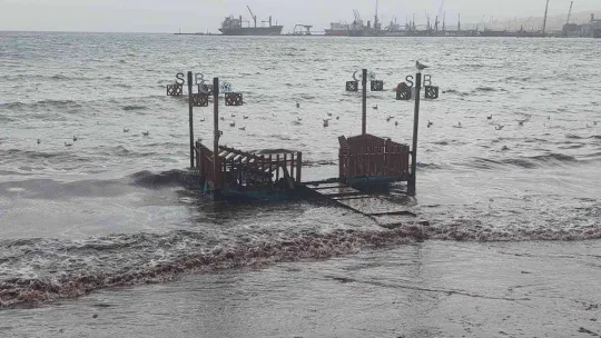 Marmara'da lodos şiddetini artırdı