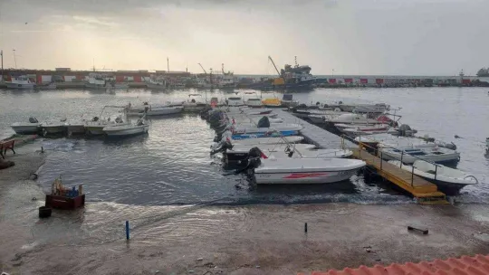 Marmara'da lodos şiddetini artırdı