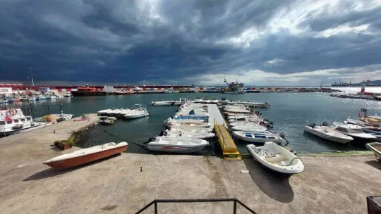 Marmara Denizi'nde ulaşıma poyraz engeli