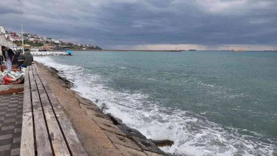 Marmara Denizi'nde ulaşıma poyraz engeli