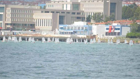Marmara Denizi'nde uluslararası yelken yarışları başladı: 8 ülkeden 313 sporcu yarışıyor