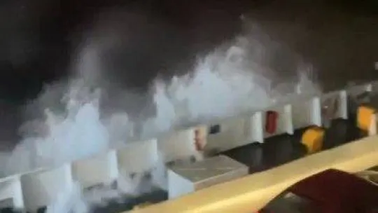 Marmara Denizinde korku dolu anlar: Dalgalar metrelerce yükseldi