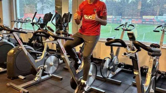 Mauro Icardi, Florya'da fizyoterapistler eşliğinde çalışmalarına devam ediyor