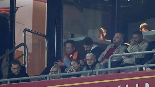 Mauro Icardi ile Wanda Nara, Ofspor maçını beraber izledi