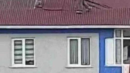 Mecidiyeköy'de çatıda yürekleri ağza getiren çalışma kamerada