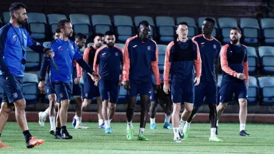 Medipol Başakşehir, Fiorentina maçına hazır